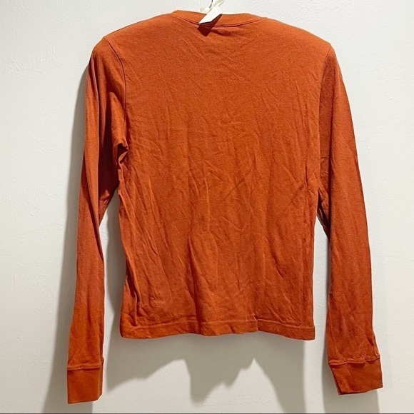 Vintage ABERCROMBIE & FITCH Women’s Orange Long Sleeve PRETTY PENQUIN Top - Picture 3 of 6